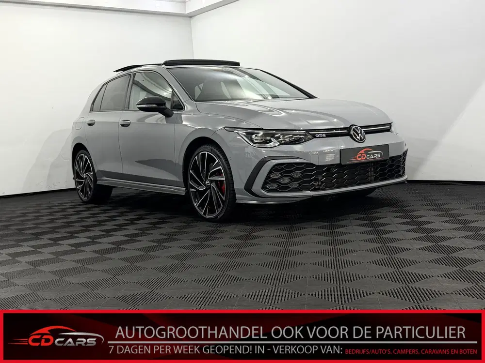 Volkswagen Golf 1.4 eHybrid GTE Panoramadak uit 2022