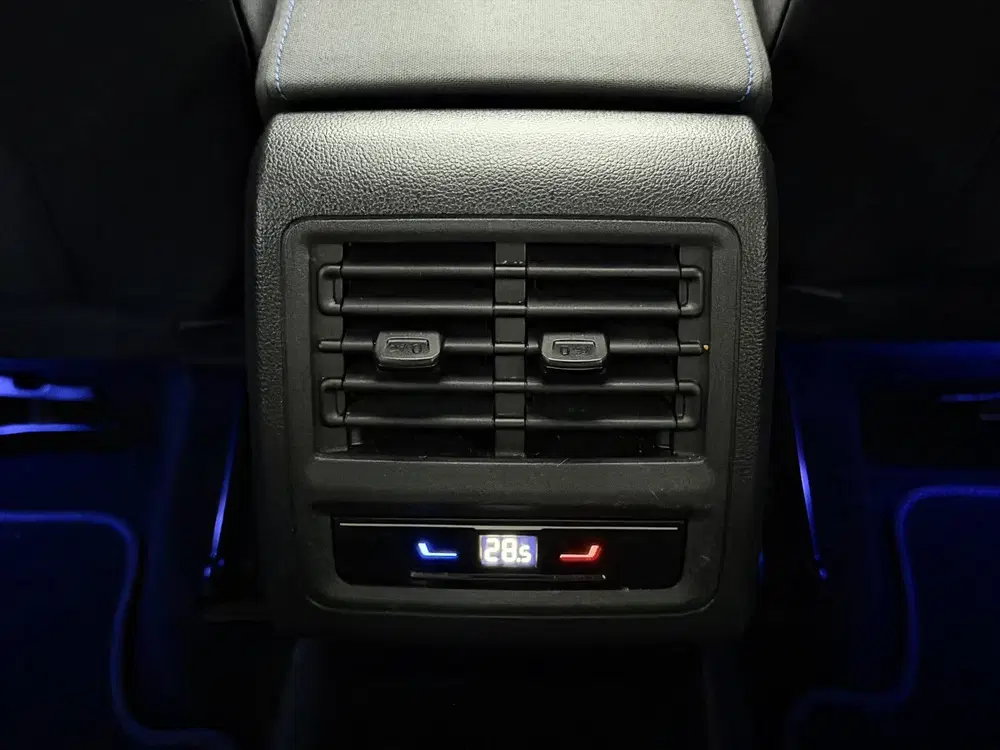 Volkswagen Golf 1.4 eHybrid GTE Panoramadak uit 2022, foto 11