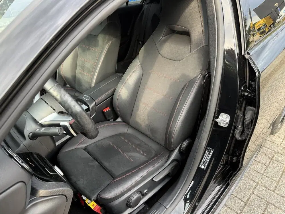 Mercedes-Benz A-Klasse 250 e AMG Line I Night Pakket I Ambie uit 2023, foto 7