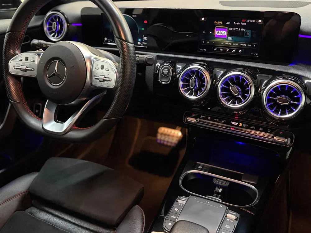 Mercedes-Benz A-Klasse 250 e AMG Line Panoramadak Camera uit 2022, foto 14