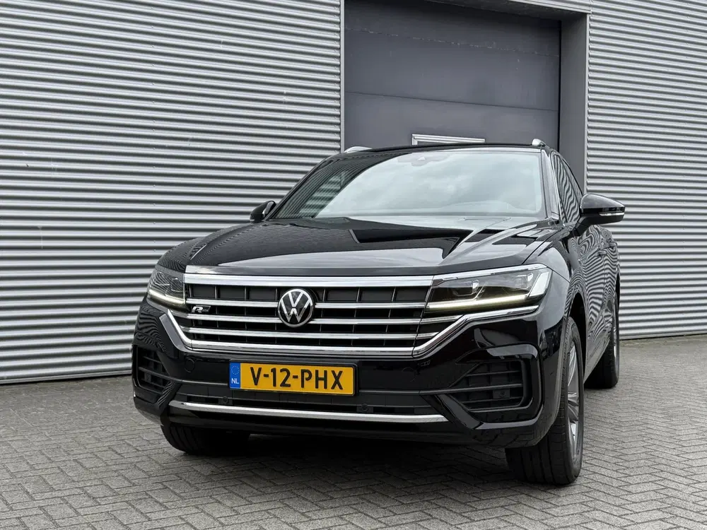 Volkswagen Touareg 3.0 TDI R-Line I Aut. I Grijs Kenteken I uit 2021, foto 2