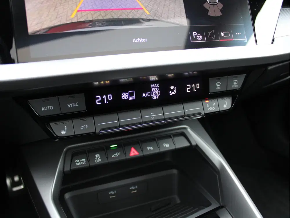Audi A3 45 TFSIe 245PK S-Edition Competition uit 2024, foto 11