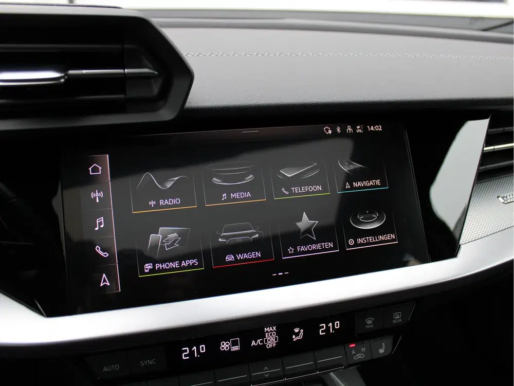 Audi A3 45 TFSIe 245PK S-Edition Competition uit 2024, foto 15