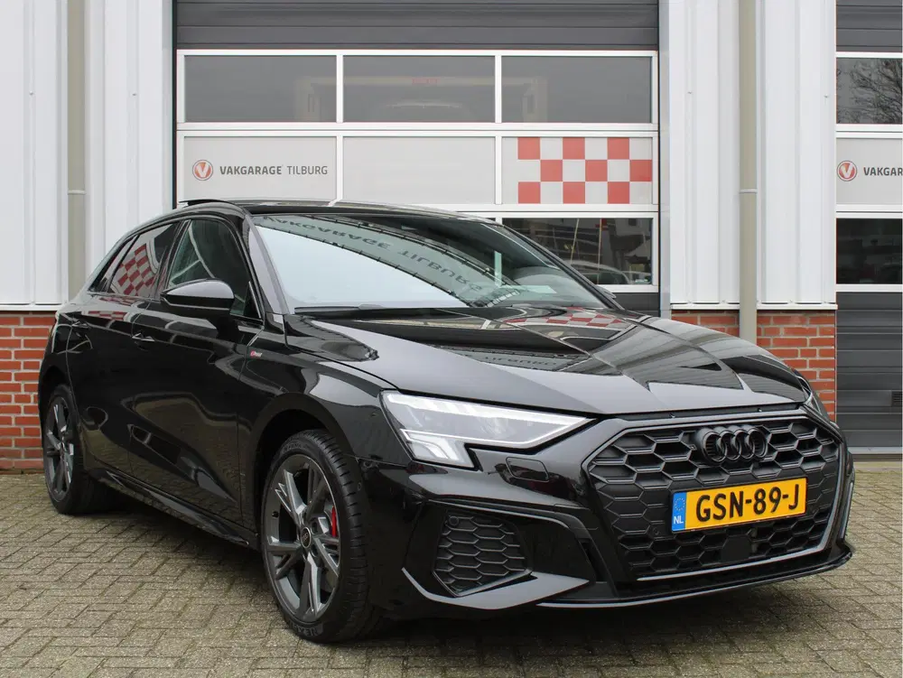 Audi A3 45 TFSIe 245PK S-Edition Competition uit 2024, foto 4