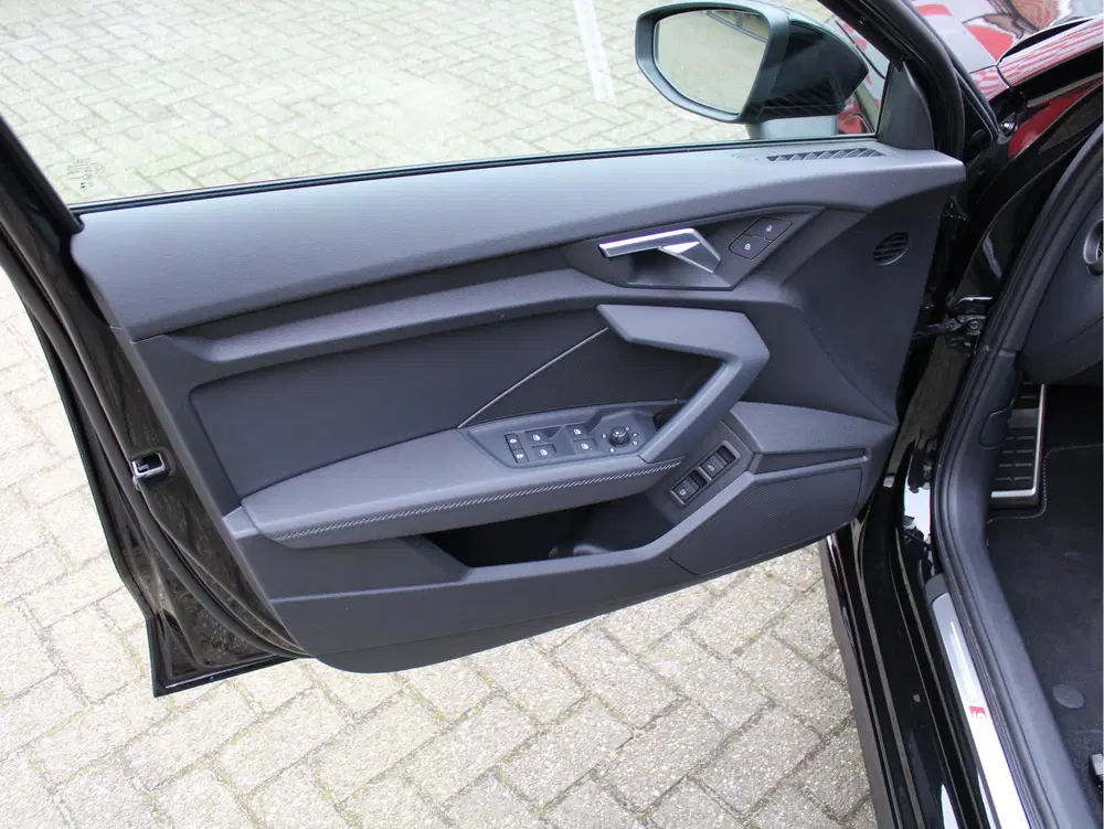 Audi A3 45 TFSIe 245PK S-Edition Competition uit 2024, foto 5