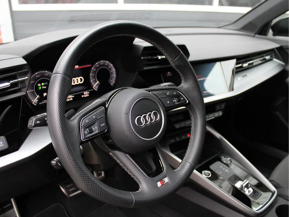 Audi A3 45 TFSIe 245PK S-Edition Competition uit 2024, foto 7