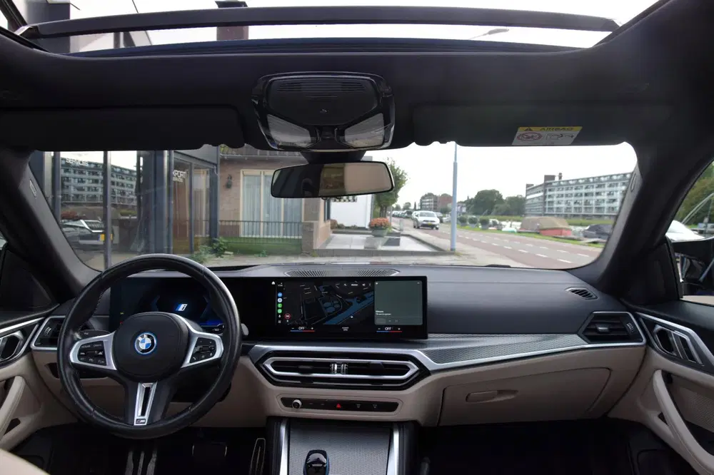 BMW i4 M50 High Executive 84 kWh I Schuifdak I Hu uit 2023, foto 2
