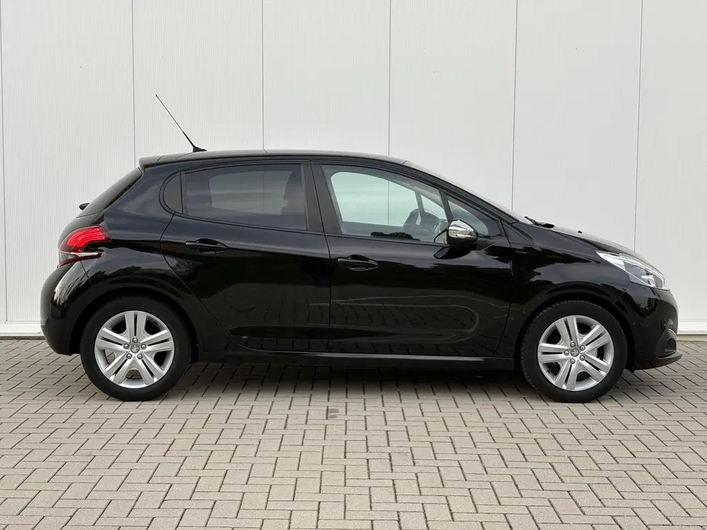 Peugeot 208 1.2 PureTech Signature uit 2019, foto 4