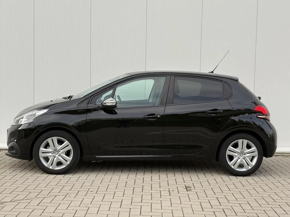Peugeot 208 1.2 PureTech Signature uit 2019, foto 5
