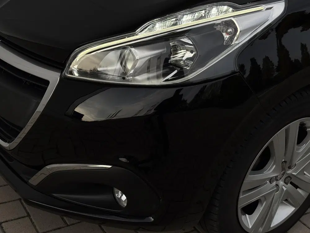 Peugeot 208 1.2 PureTech Signature uit 2019, foto 8