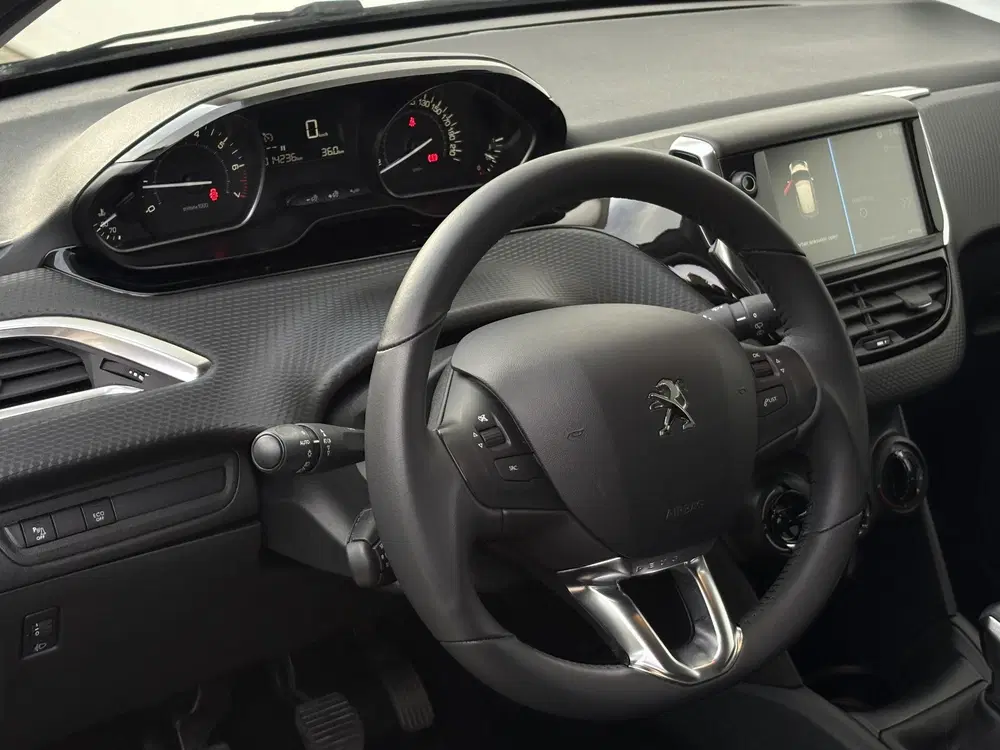 Peugeot 208 1.2 PureTech Signature uit 2019, foto 9