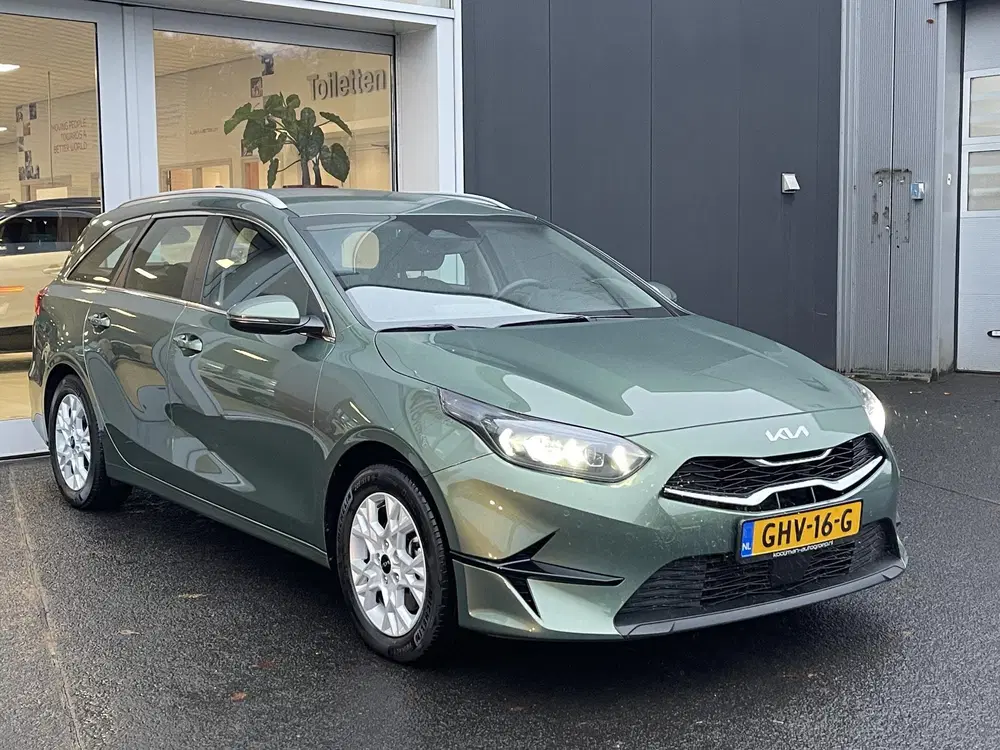 Kia Ceed 1.5 T-GDi DynamicLine Afneembare trekha uit 2024, foto 3