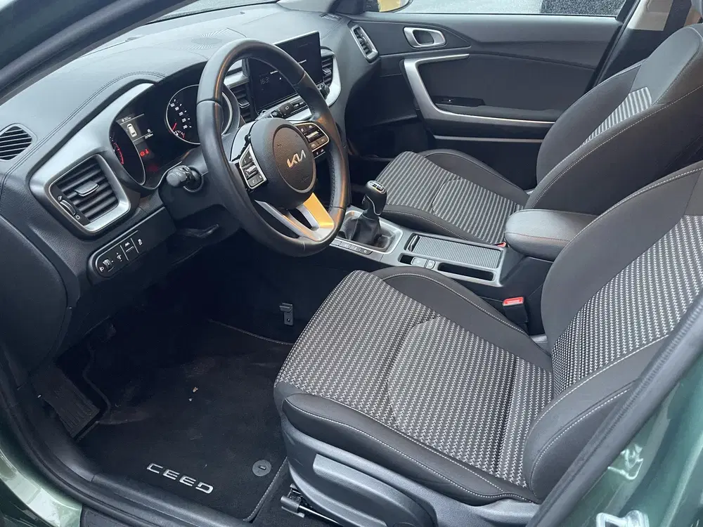 Kia Ceed 1.5 T-GDi DynamicLine Afneembare trekha uit 2024, foto 9