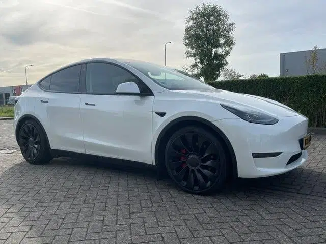 Tesla Model Y Performance AWD 2024 534 pk btw-auto SOH 9 uit 2024, foto 4