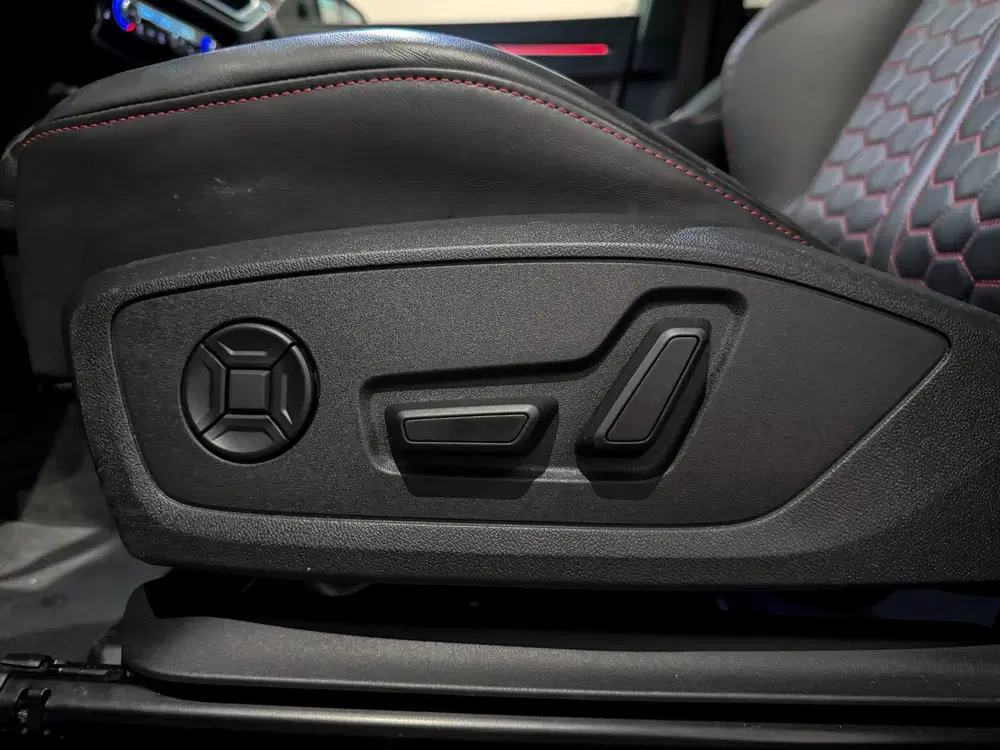Audi RS Q3 TFSI RSQ3 uit 2022, foto 15
