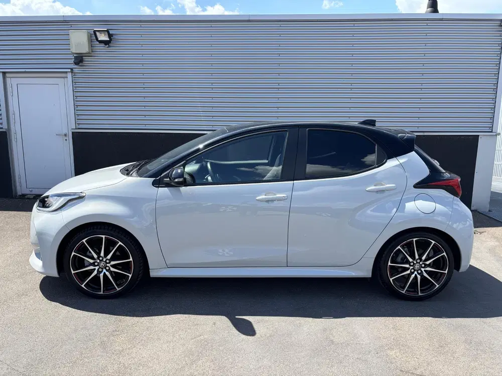 Toyota Yaris 1.5 Hybrid GR Sport Bi-tone uit 2024, foto 3