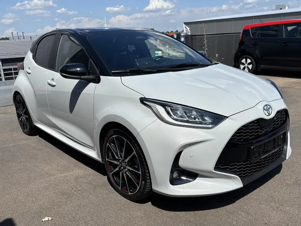 Toyota Yaris 1.5 Hybrid GR Sport Bi-tone uit 2024, foto 6