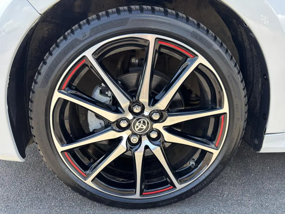 Toyota Yaris 1.5 Hybrid GR Sport Bi-tone uit 2024, foto 7