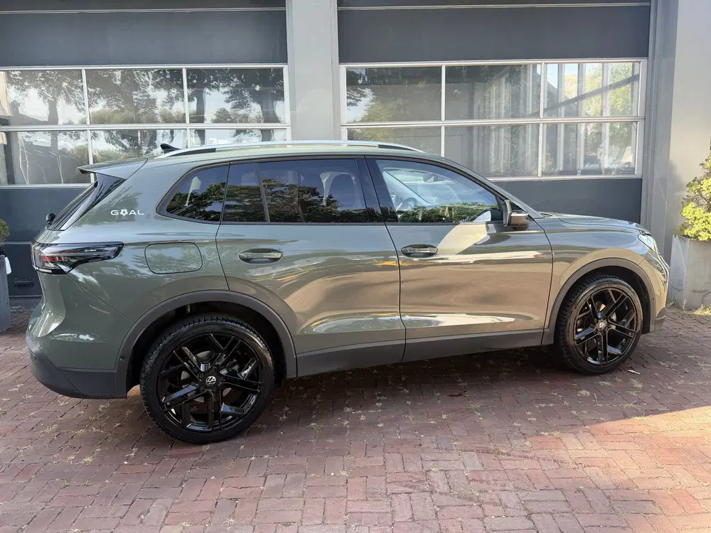 Volkswagen Tiguan 1.5 eTSI R-LINE automaat 360 camera trekha uit 2025, foto 2