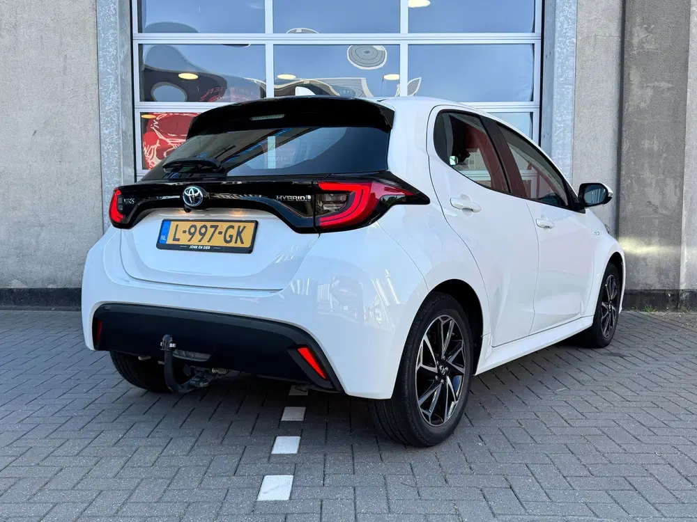 Toyota Yaris 1.5 Hybrid Dynamic uit 2021, foto 2