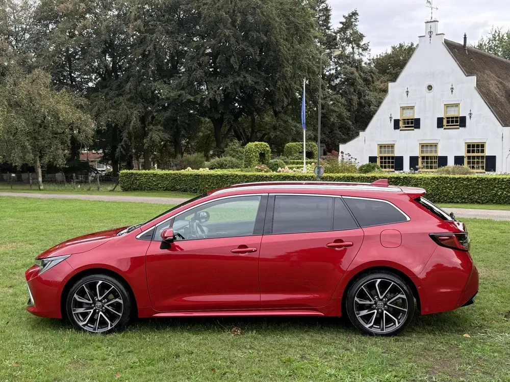 Toyota Corolla Corolla TS 2.0 Hybrid Lounge 184pk 85dkm Z uit 2021, foto 2
