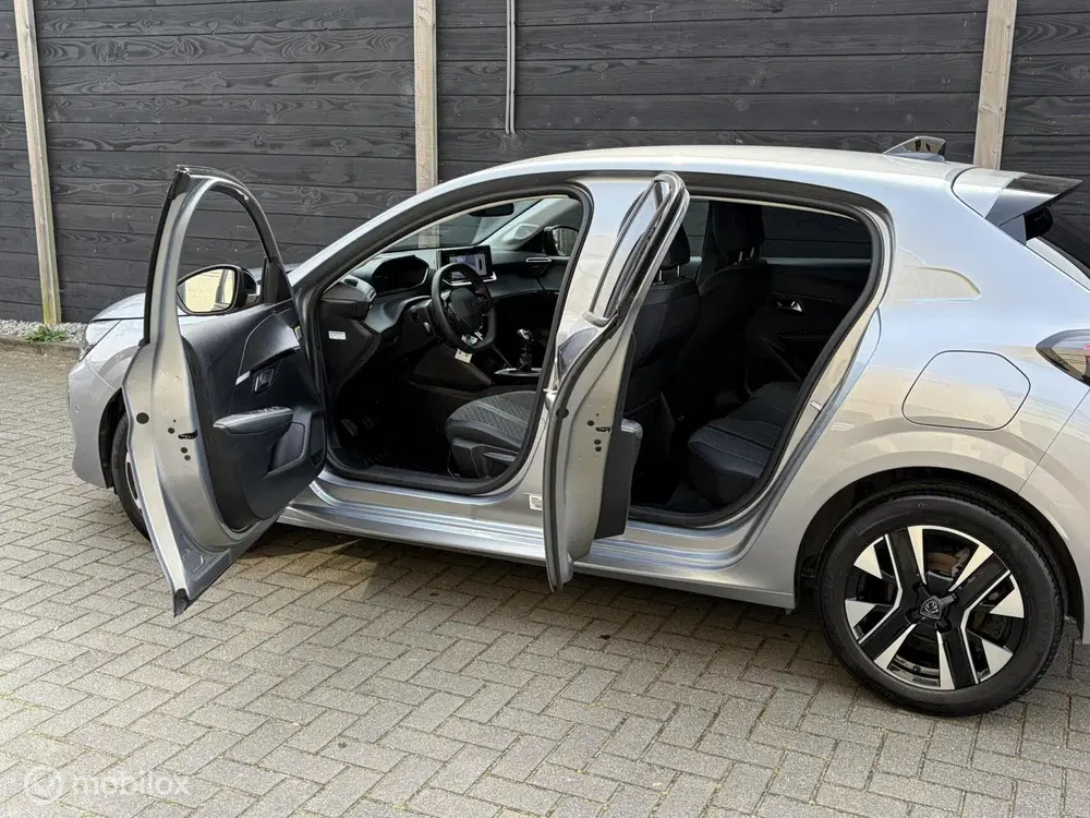 Peugeot 208 1.2 PureTech 100 Style 100 PK Clima uit 2025, foto 10