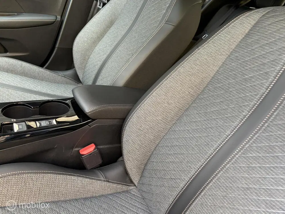 Peugeot 208 1.2 PureTech 100 Style 100 PK Clima uit 2025, foto 14
