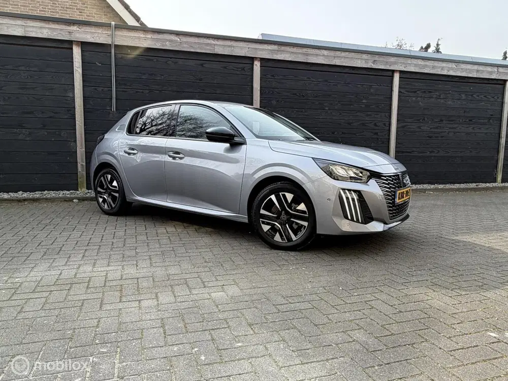Peugeot 208 1.2 PureTech 100 Style 100 PK Clima uit 2025, foto 3