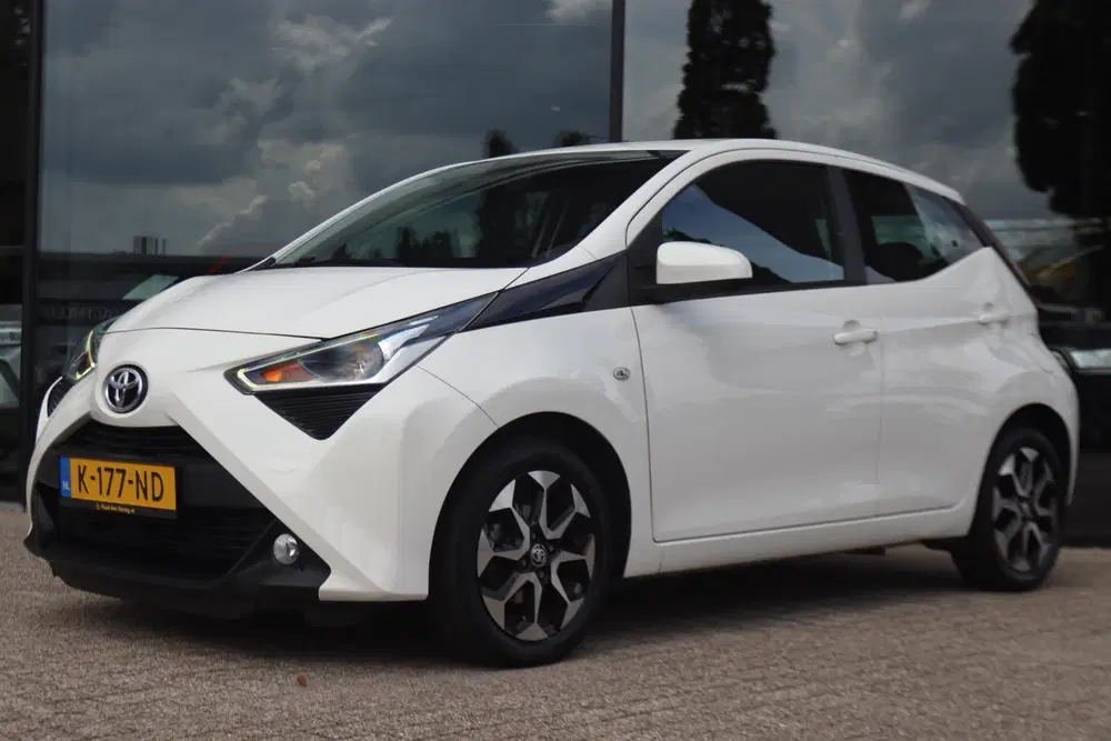 Toyota Aygo 1.0 VVT-i X-PLAY LIMITED AUT. uit 2019