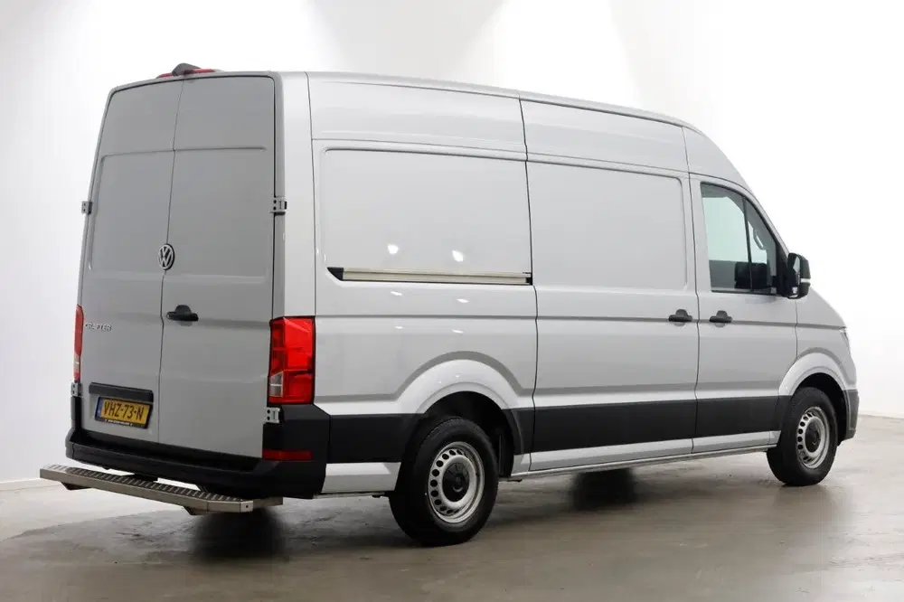 Volkswagen Crafter 35 2.0 TDI 140pk L3H3 (L2H2) Airco uit 2021, foto 2