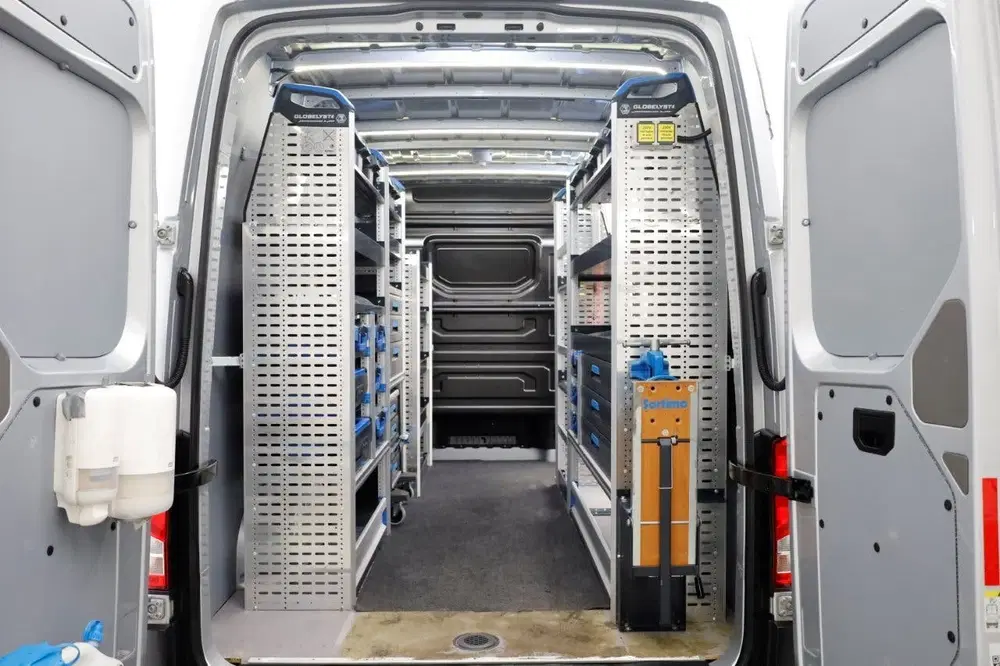 Volkswagen Crafter 35 2.0 TDI 140pk L3H3 (L2H2) Airco uit 2021, foto 3