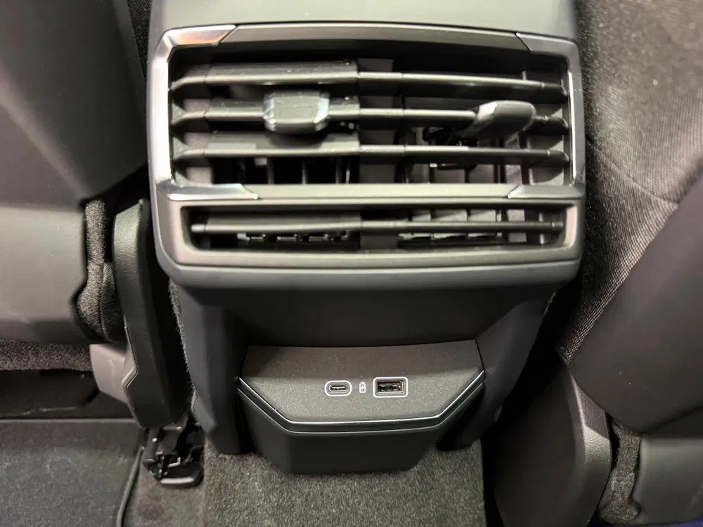 Lynk & Co 01 1.5 uit 2025, foto 10