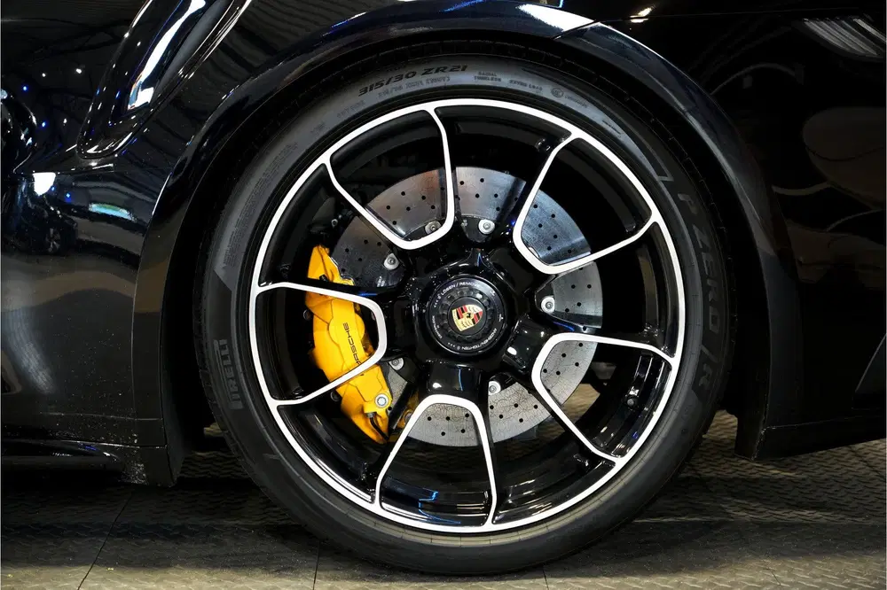 Porsche 911 3.8 Turbo S 478kW uit 2022, foto 10