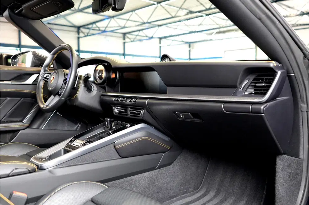 Porsche 911 3.8 Turbo S 478kW uit 2022, foto 13