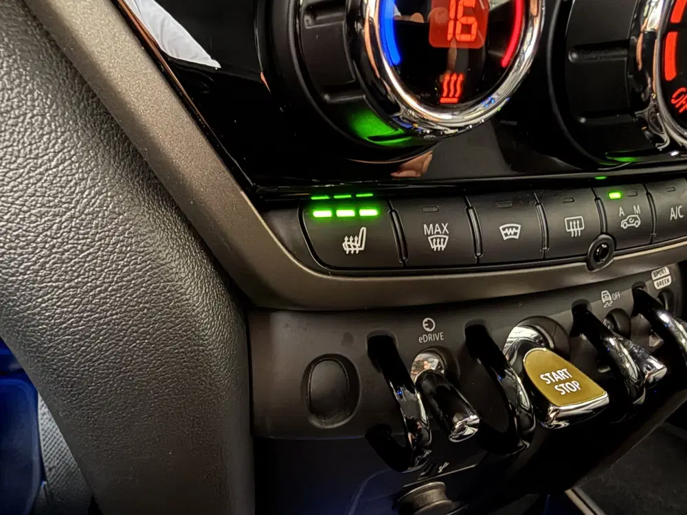 Mini Countryman 2.0 Cooper SE ALL4 Camera uit 2022, foto 13