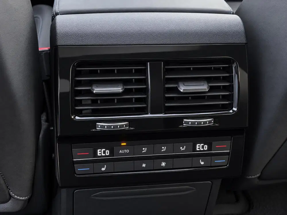 Volkswagen Touareg 3.0 TSi eHybrid 4MOTION R uit 2022, foto 12
