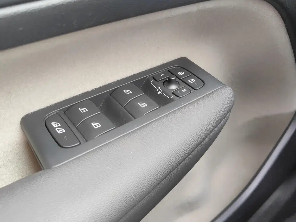 Volvo XC40 1.5 T5 Plus Bright Plug-in uit 2023, foto 13