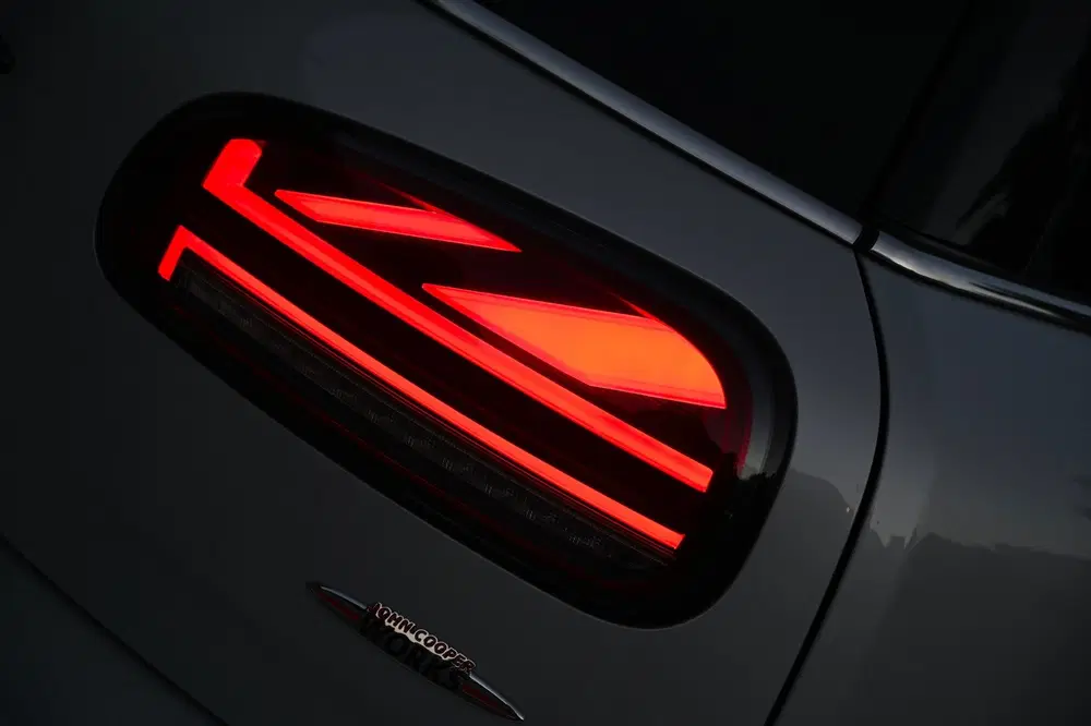 Mini Clubman JCW ALL4 2.0 Chili uit 2019, foto 13