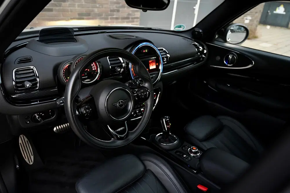 Mini Clubman JCW ALL4 2.0 Chili uit 2019, foto 15