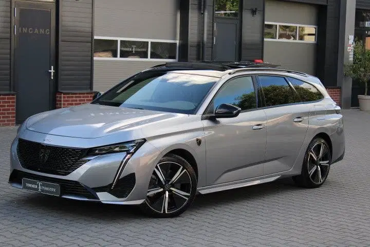 Peugeot 308 1.6 Plug-in Hybrid 225 GT uit 2023, foto 2