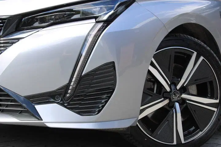 Peugeot 308 1.6 Plug-in Hybrid 225 GT uit 2023, foto 6