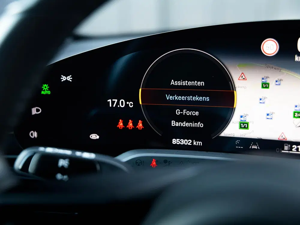 Porsche Taycan 4 93 kWh uit 2021, foto 13