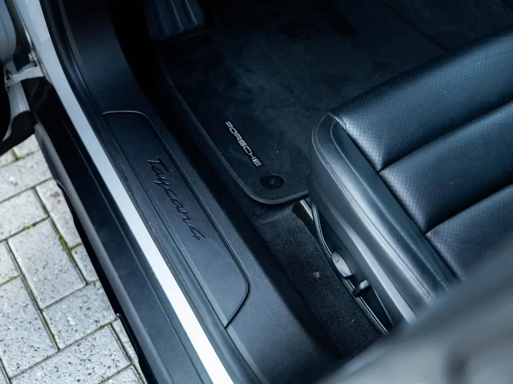 Porsche Taycan 4 93 kWh uit 2021, foto 8