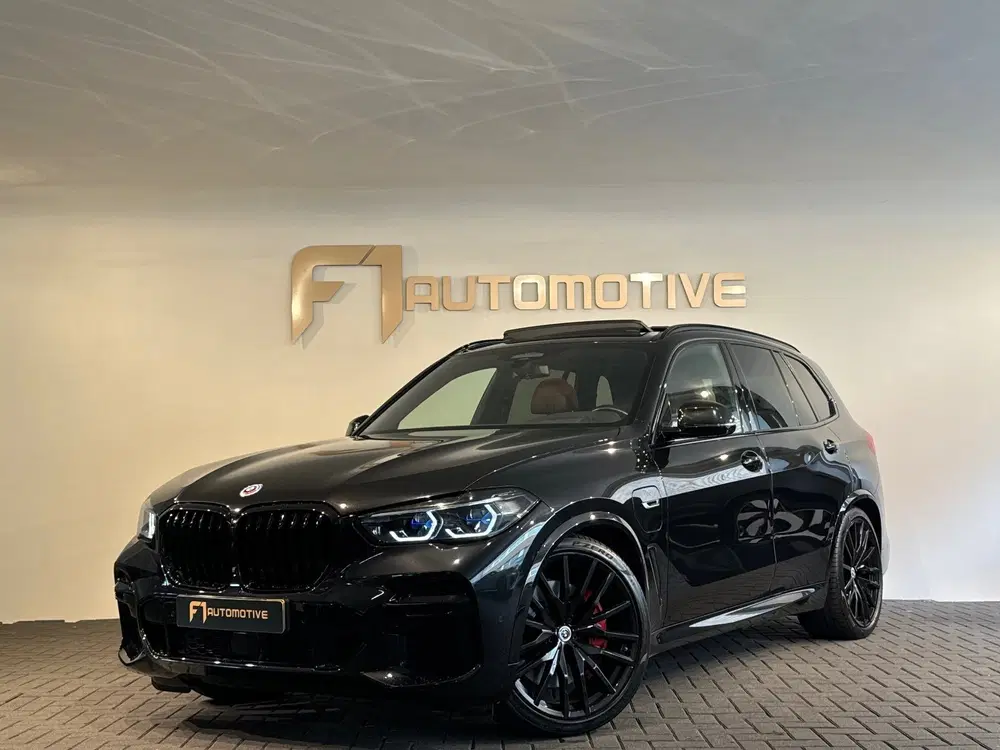 BMW X5 XDrive45e High Executive M Sport Pano uit 2022