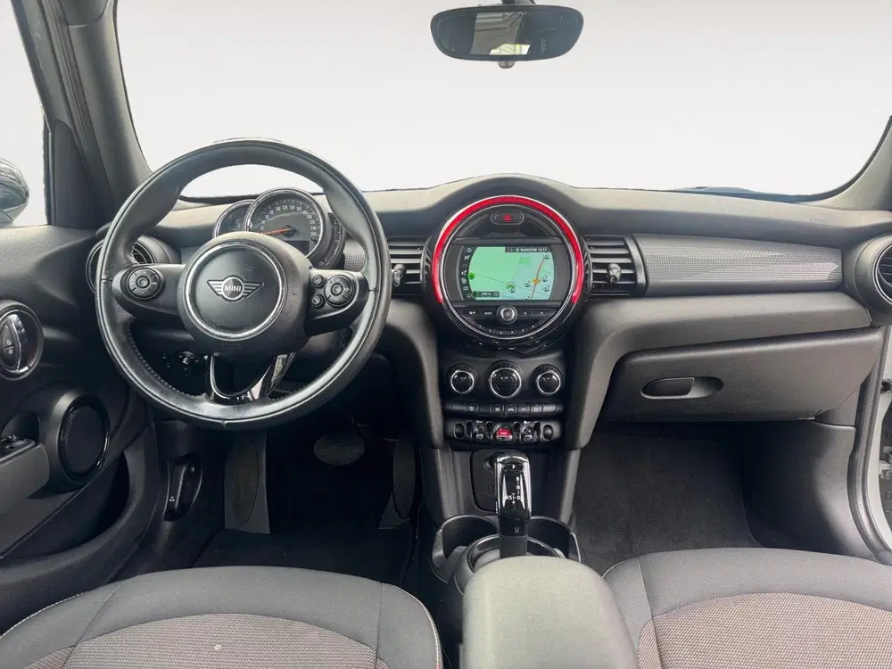 Mini Cooper 1.5 Cooper Business Edition Automaat uit 2019, foto 11