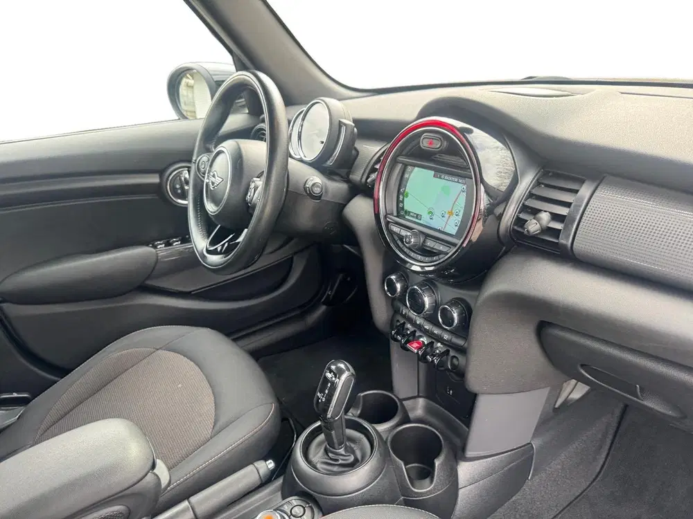 Mini Cooper 1.5 Cooper Business Edition Automaat uit 2019, foto 12