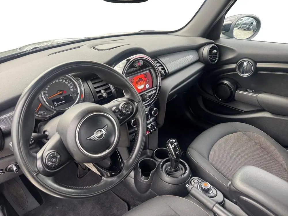 Mini Cooper 1.5 Cooper Business Edition Automaat uit 2019, foto 9