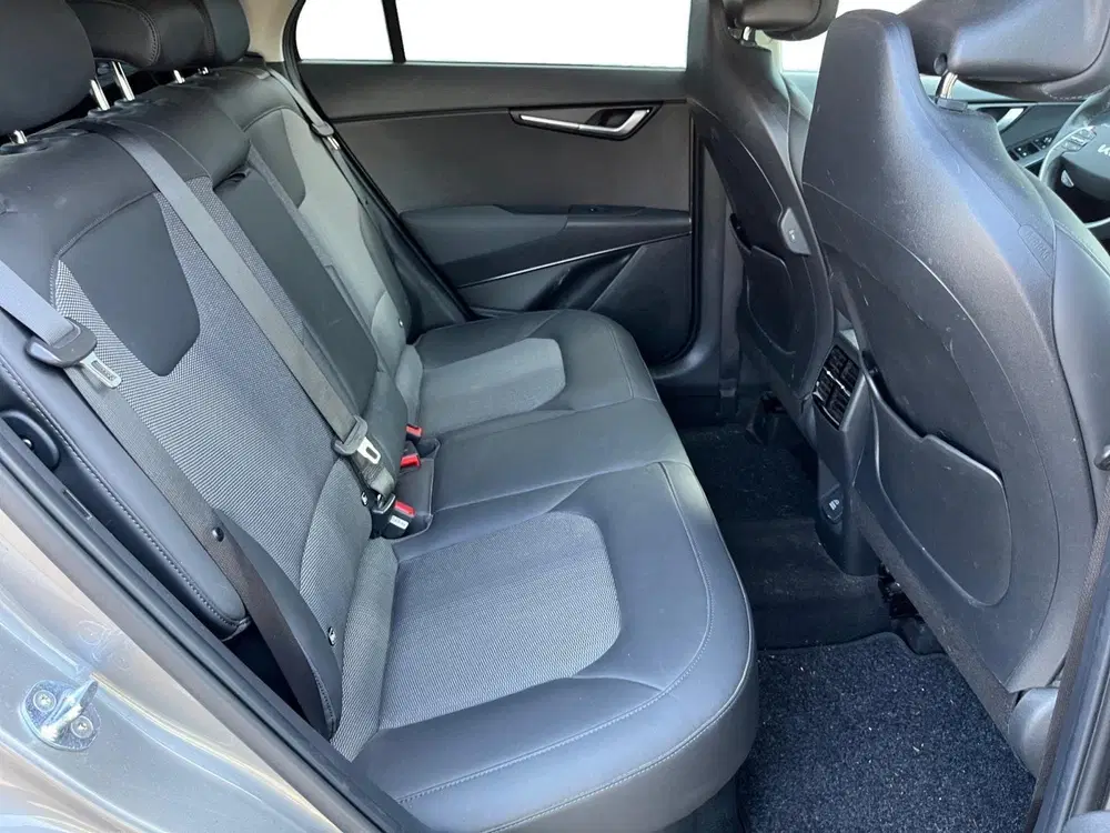 Kia Niro 1.6 GDi Hybrid DynamicLine uit 2022, foto 9
