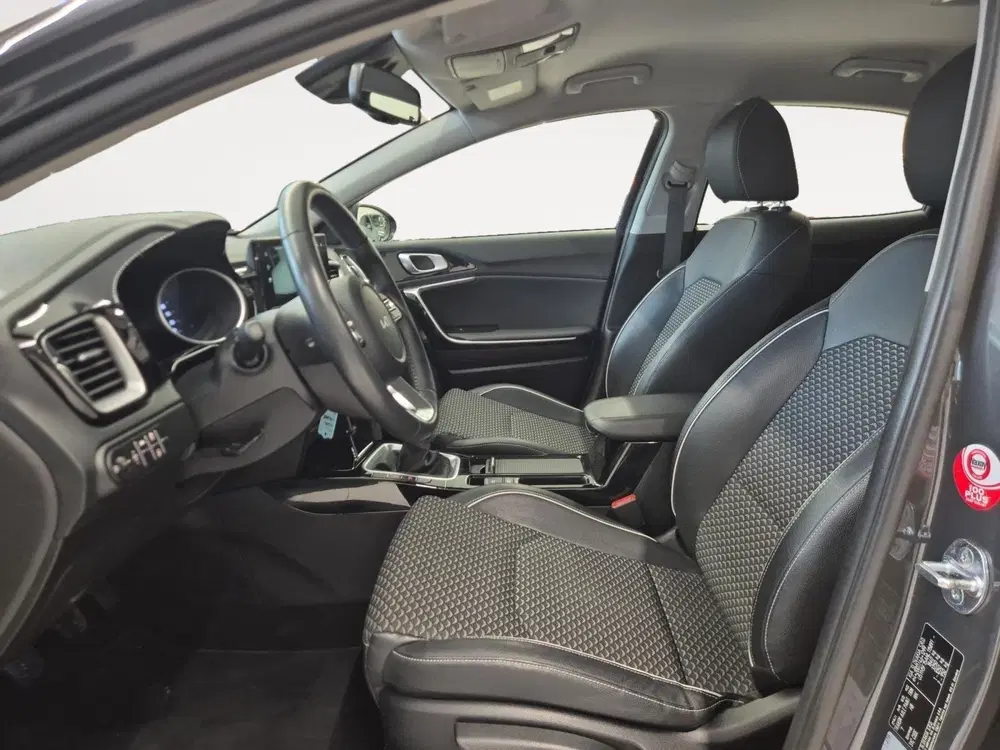Kia XCeed 1.5 T-GDI MHEV DynamicLine uit 2022, foto 10