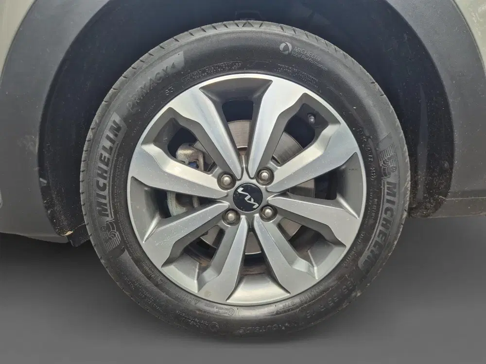 Kia Stonic 1.0 T-GDi MHEV DynamicPlusLine uit 2023, foto 9